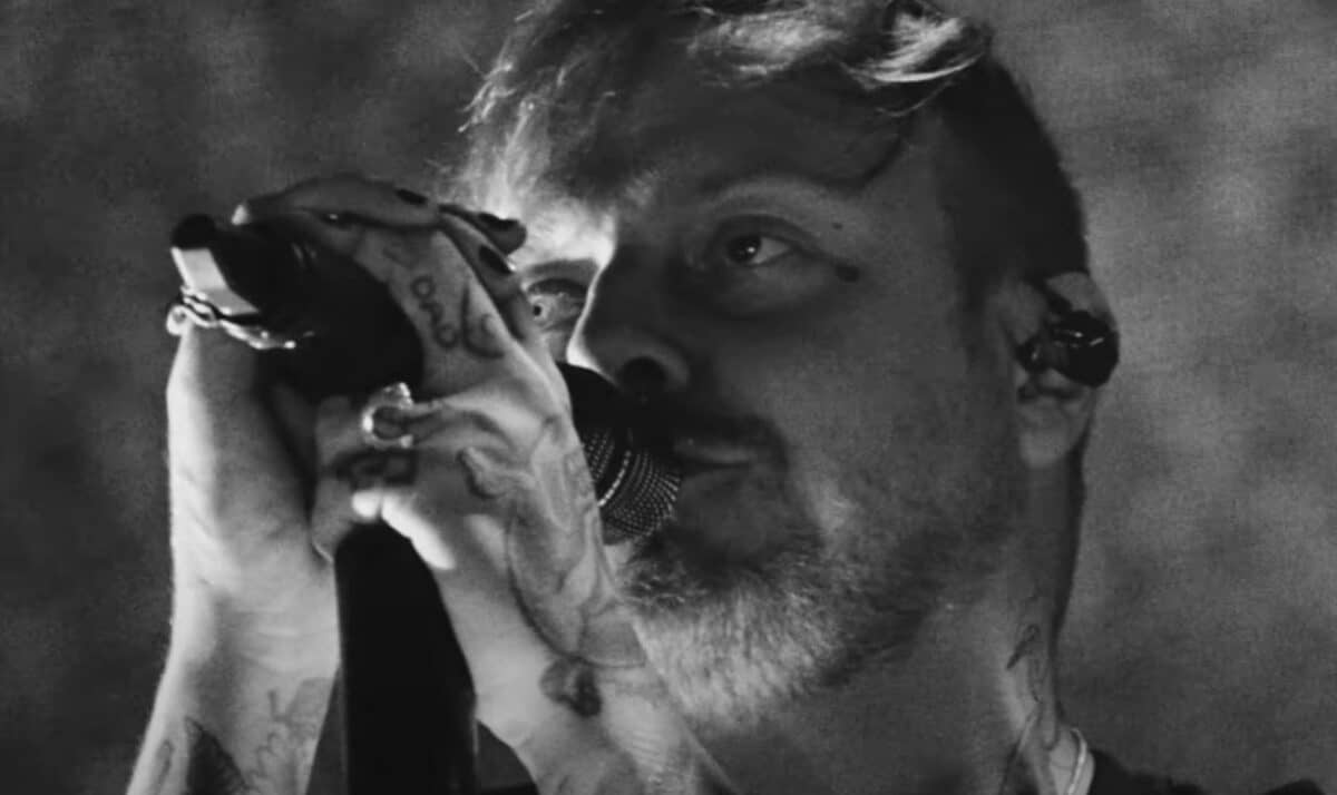 Architects publie un single puissant et émouvant, Dead Butterflies