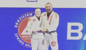 Dave Mustaine de Megadeth reçoit sa ceinture violette de jiu-jitsu à 59 ans