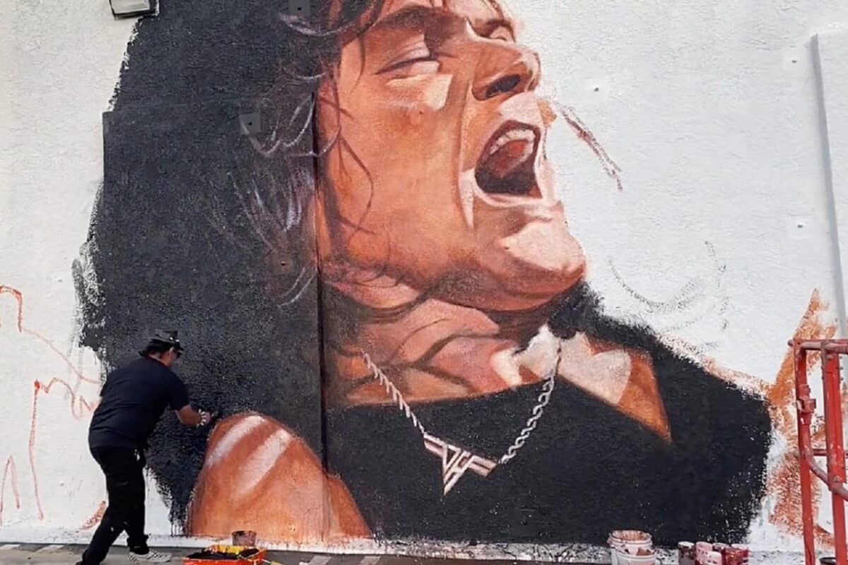 Une fresque d&rsquo;Eddie Van Halen est en train d&rsquo;être réalisée à Hollywood