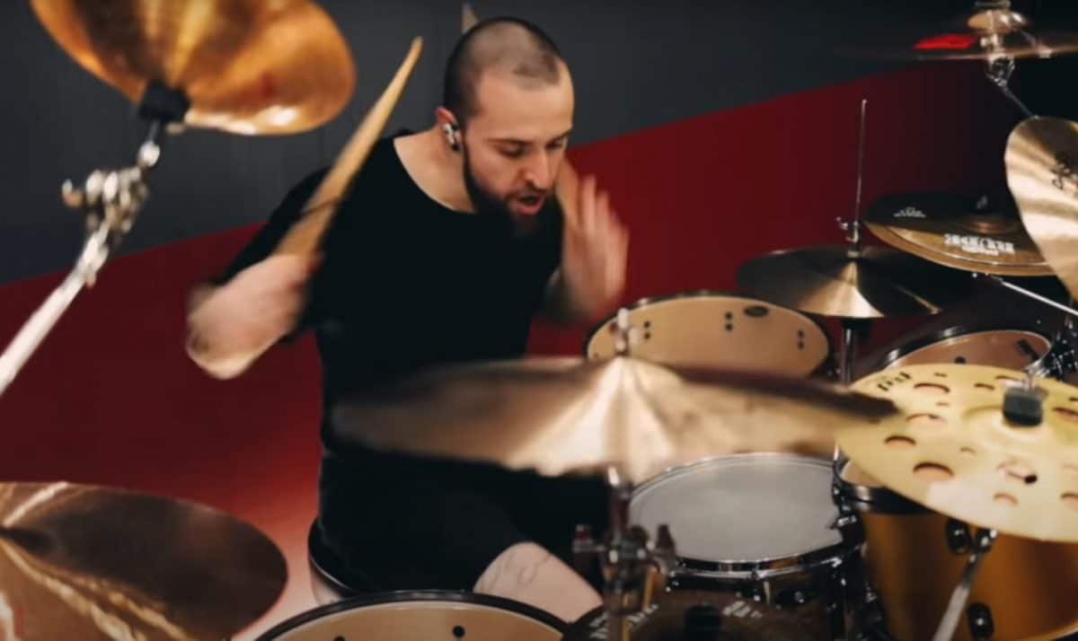 “Je ne regrette pas ce que j’ai fait à l’époque, je n’avais que 14 ans” ; Le batteur de Slipknot, Eloy Casagrande, revient sur le solo de batterie emblématique qui a lancé sa carrière à l’âge de 14 ans