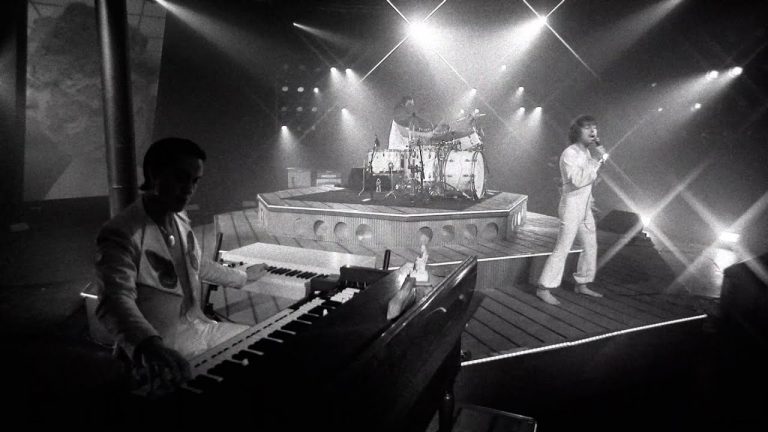 Greta Van Fleet publie une version live de Age Of Machine