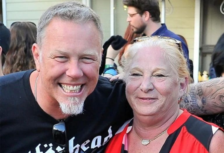James Hetfield de Metallica rend hommage à Marsha Zazula : “Elle était ma mère quand je n’en avais pas”