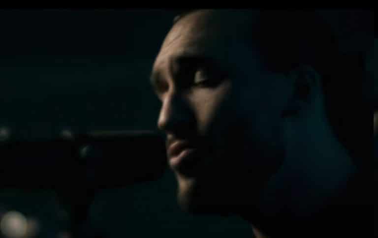 Jordan Radvansky, le chanteur de Seraphim, publie une reprise de Breaking The Habit de Linkin Park