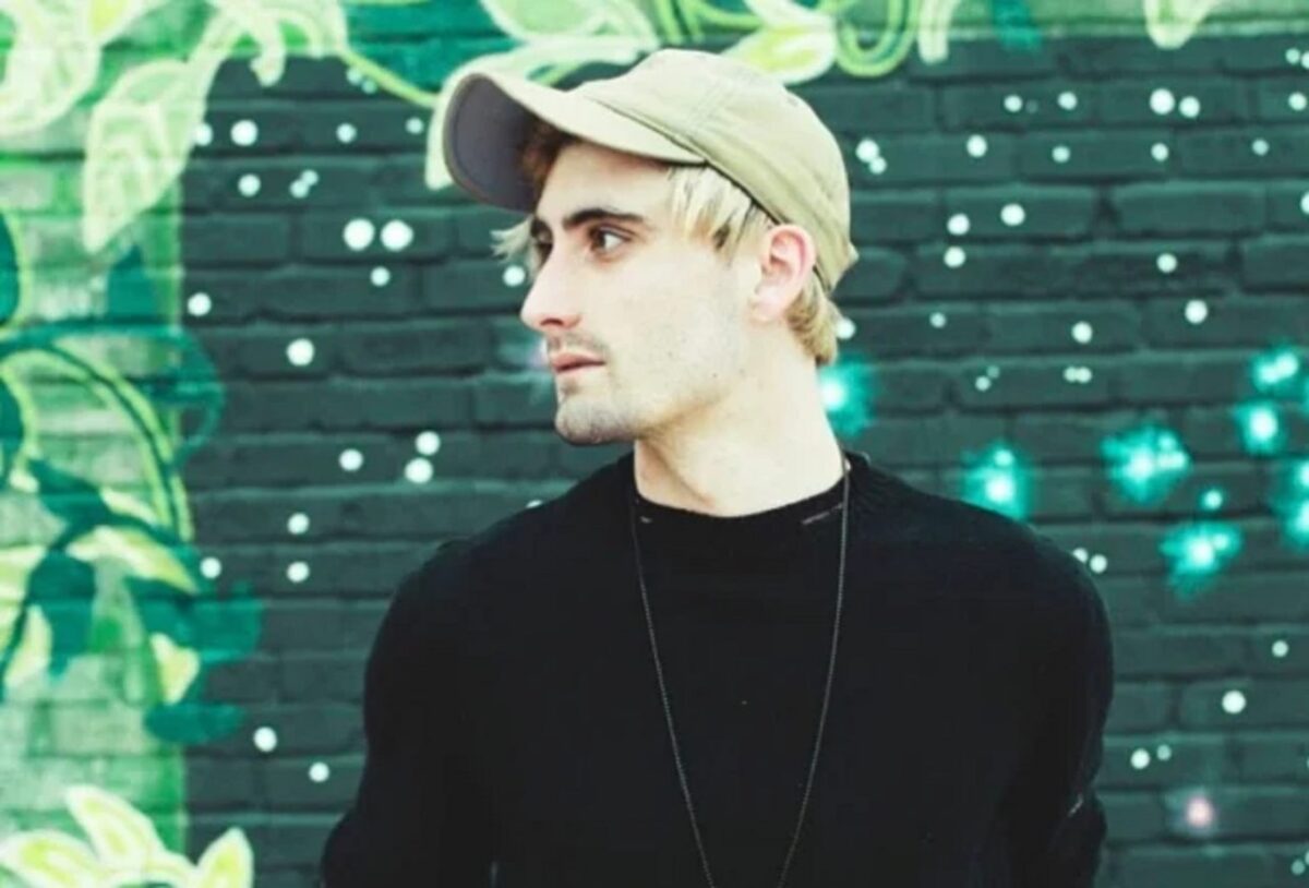 Les parents du regretté frontman de We Came As Romans créent une bourse d&rsquo;études pour aider les musiciens en difficulté à lutter contre le coronavirus