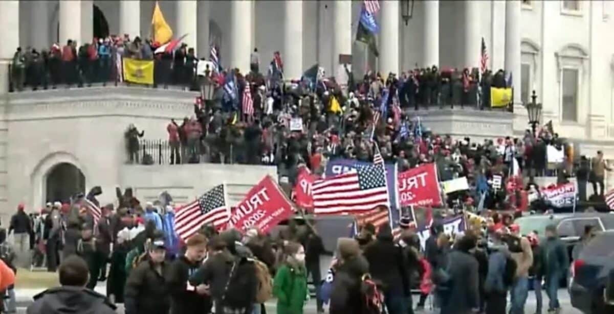 Des rockers réagissent aux manifestants pro-Trump qui prennent d&rsquo;assaut le Capitole : « C&rsquo;est de la folie pure »