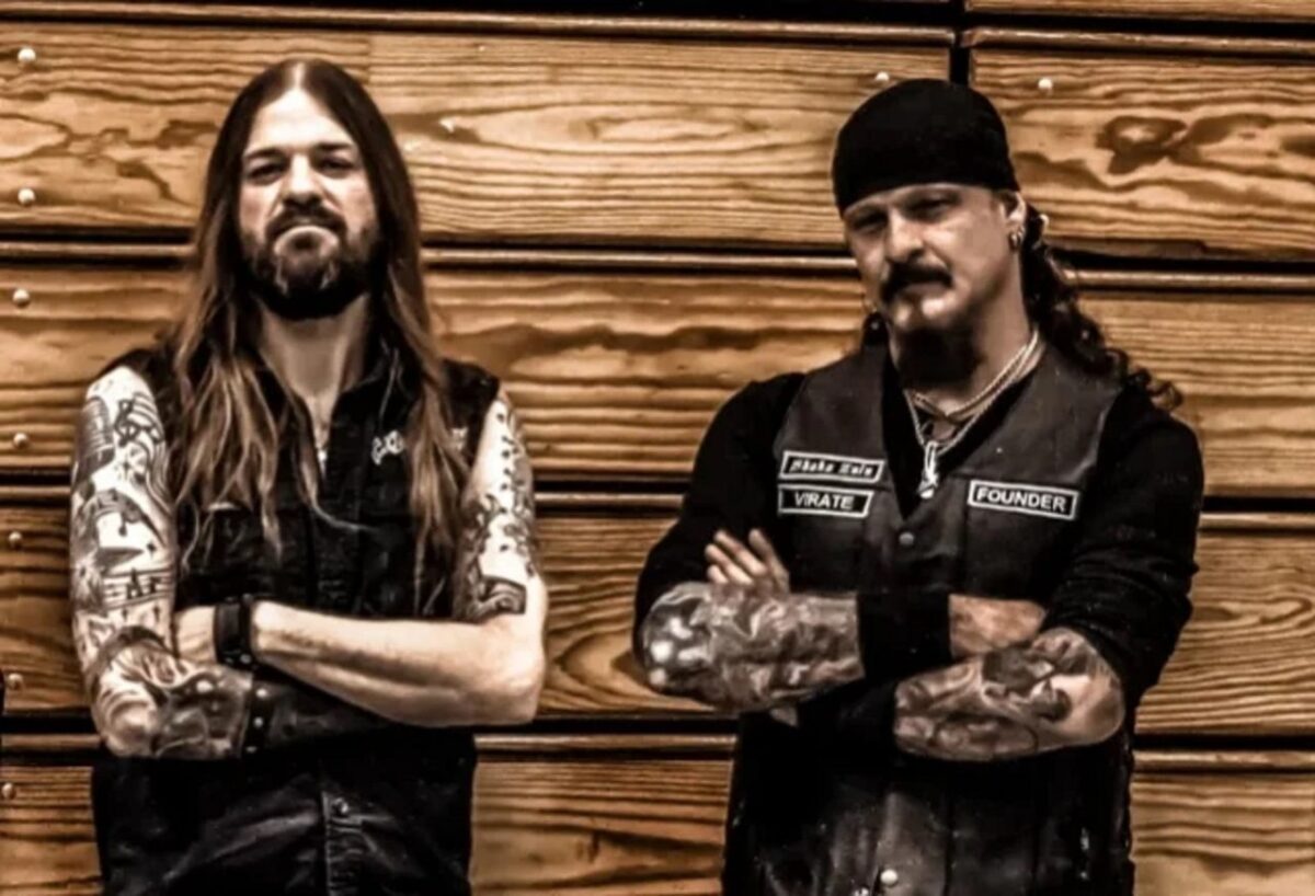 Le chanteur de Iced Earth, Stu Block, réagit à l&rsquo;indignation des fans concernant l&rsquo;implication de Jon Schaffer dans la prise d&rsquo;assaut du Capitole