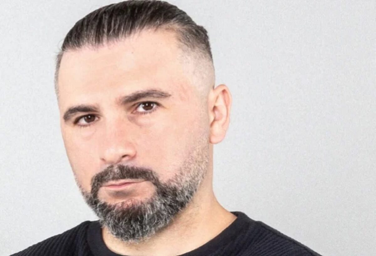 John Dolmayan, batteur de System Of A Down, ne regrette pas d&rsquo;avoir « perdu des amis » en partageant ses opinions : « Je le referai »