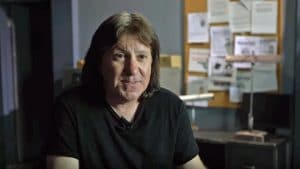 AC/DC : Simon Wright dit que personne ne l’a contacté lorsque le groupe de Rock avait besoin d’un nouveau batteur