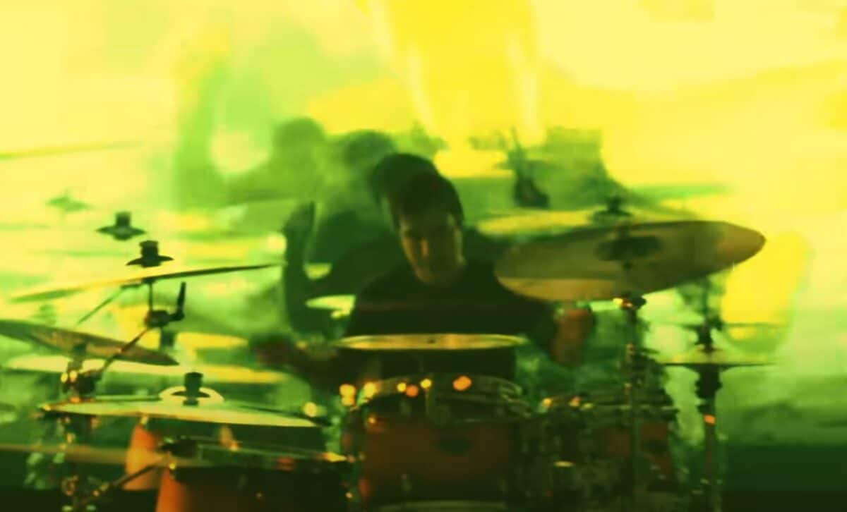 « Alex Ballew est l&rsquo;un des batteurs les plus créatifs du Metal », selon le frontman de Erra