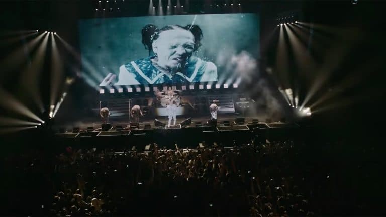 Lindemann (avec Till Lindemann de Rammstein) publie une vidéo live de Allesfresser, tirée de son prochain Blu-ray