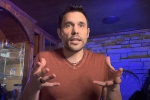 Un chanteur de Metal clarifie ses propos sur le détournement de mineur : “J’ai fait une blague de mauvais goût”