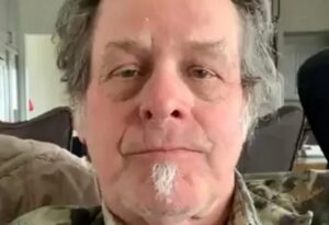 Ted Nugent clarifie son point de vue : « La pandémie est réelle, et les gens qui sont malades sont réels »