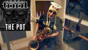 Un fan de Tool joue The Pot au saxophone, et ça déchire !