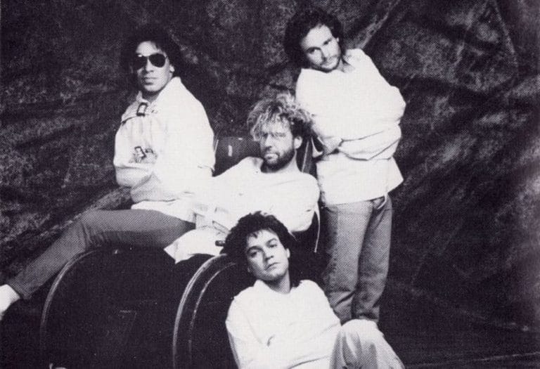 La maison de disques de Van Halen voulait que le groupe change de nom après avoir remplacé David Lee Roth par Sammy Hagar