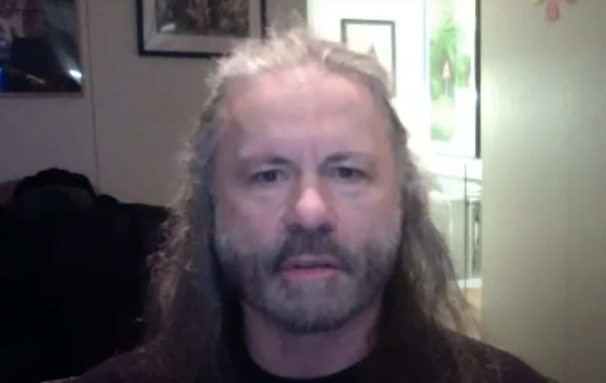 Bruce Dickinson, de Iron Maiden, explique ce qui le pousse à exceller dans des activités autres que son travail principal