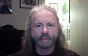 Bruce Dickinson, de Iron Maiden, explique ce qui le pousse à exceller dans des activités autres que son travail principal