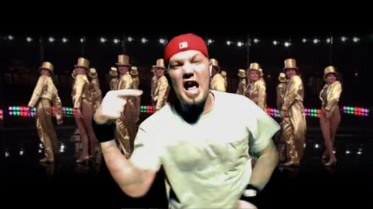 Écoutez Break Stuff de Limp Bizkit interprétée dans le style de Broadway !