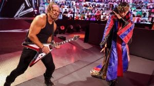 Le métalleux Rick Boogs fait ses débuts à WWE Smackdown (et fait des fentes à 140 kg en jouant du Iron Maiden)