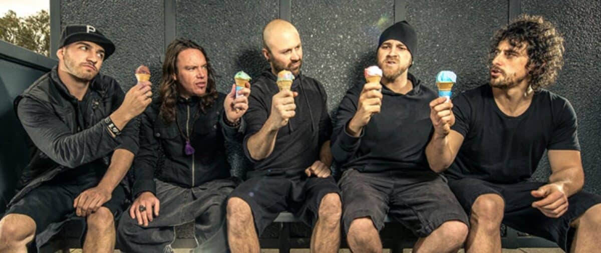 Twelve Foot Ninja dévoile son nouveau titre, Long Way Home, via le jeu vidéo de son guitariste !
