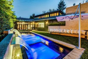 Tommy Lee de Mötley Crüe s&rsquo;est offert un petit pied-à-terre de 4,1 millions de dollars en Californie : la ZenHouse !