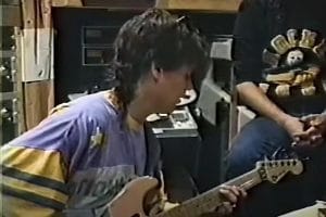 Regardez Eddie Van Halen jouer Amsterdam des années avant sa sortie en 1995
