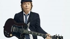 Angus Young de AC/DC explique pourquoi il ne joue que sur une Gibson SG et ne veut pas de Les Paul ou de Strats