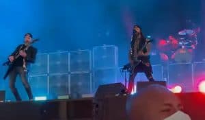 Regardez Bullet For My Valentine jouer sa nouvelle chanson Knives en direct pour la première fois