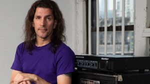 Le bassiste de Anthrax dit qu&rsquo;il a envisagé le meurtre : « Je voulais venger mon frère »