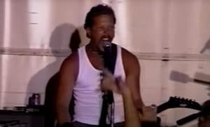 Regardez Metallica jouer dans un parking en 1996 pour fêter la sortie de Load !
