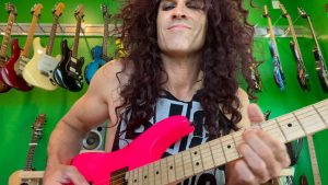 Satchel (Steel Panther) : « Eddie Van Halen est le père de l&rsquo;innovation, il a dû inventer des trucs par nécessité »