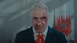 Till Lindemann (Rammstein) publie une vidéo déjantée pour Ich Hasse Kinder (« Je déteste les enfants »)