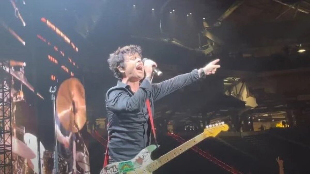 Regardez Green Day reprendre Rock And Roll All Nite de Kiss : Paul Stanley et Gene Simmons approuvent !