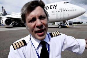 Bruce Dickinson, de Iron Maiden, à propos de son expérience de l&rsquo;aviation : « Je ne veux plus jamais revivre ça »