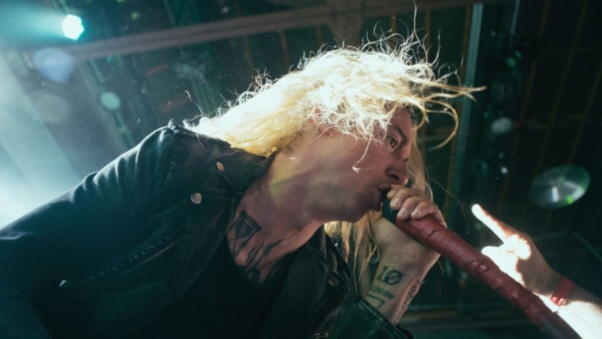 Underøath sort un nouveau single, Damn Excuses