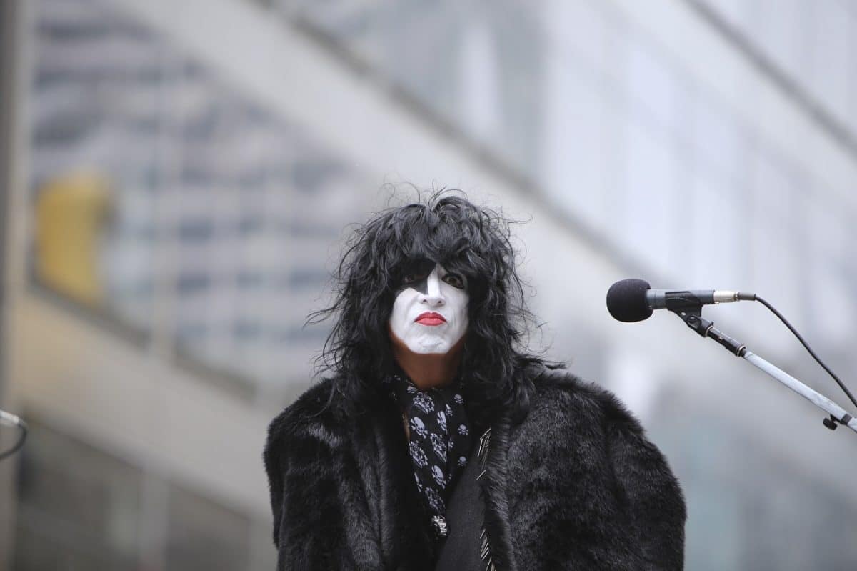 Paul Stanley rejette l&rsquo;affirmation de Gene Simmons selon laquelle Eddie Van Halen voulait rejoindre Kiss