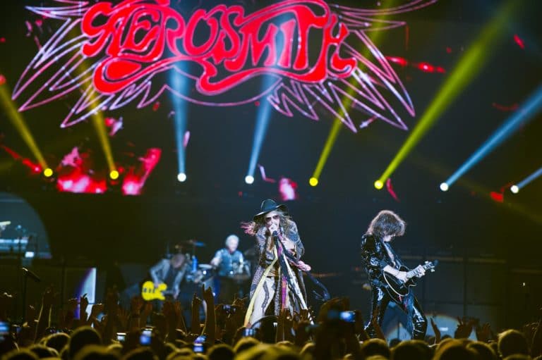 Brad Whitford a des doutes sur le fait qu’Aerosmith puisse à nouveau se produire sur scène : “La vieillesse devient un vrai problème”