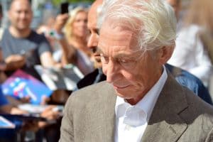 Charlie Watts, le défunt batteur de The Rolling Stones, parle de Brian Jones, de Led Zeppelin et de l’importance d’un bon tailleur