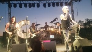 Slipknot : Regardez Corey Taylor sans masque jouer Wait And Bleed avec son groupe solo pour la première fois !