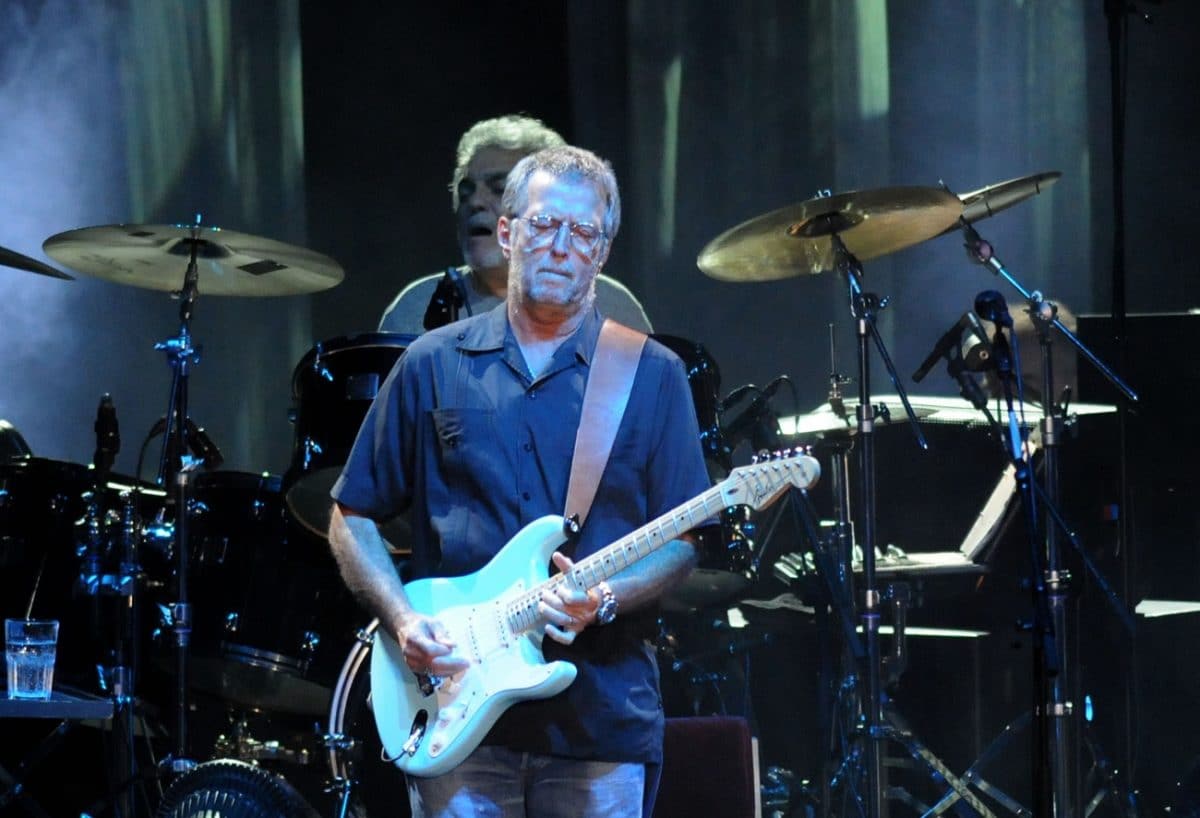 Eric Clapton gagne un procès contre une veuve allemande de 55 ans qui a mis un CD piraté sur eBay pour 11,70 €