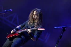 Kiko Loureiro donne son premier concert suite à son départ de Megadeth