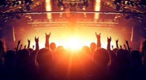 Iron Maiden : Des parents d’élèves exigent le licenciement de la directrice du lycée pour avoir affiché son amour du Metal !