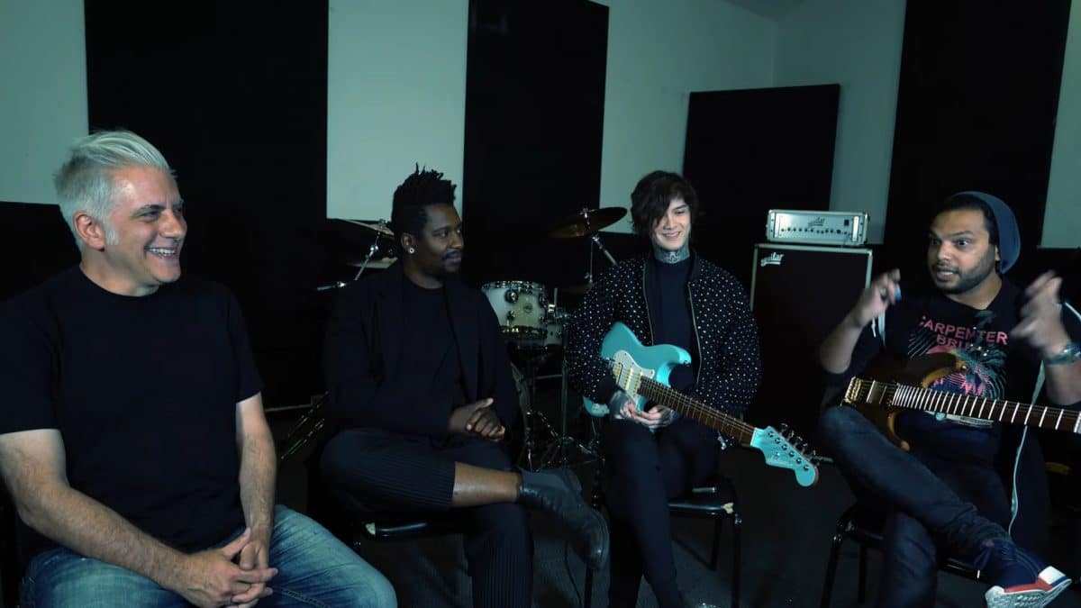 Tim Henson de Polyphia révèle qu&rsquo;il n&rsquo;a jamais entendu le Black Album de Metallica, à la grande surprise de Tosin Abasi et Misha Mansoor