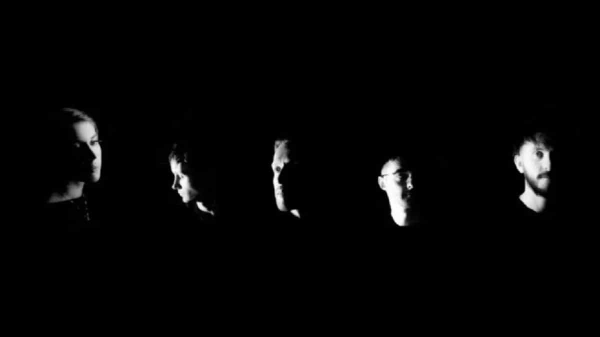 Rolo Tomassi sort un nouveau single, Cloaked (et signe avec eOne)