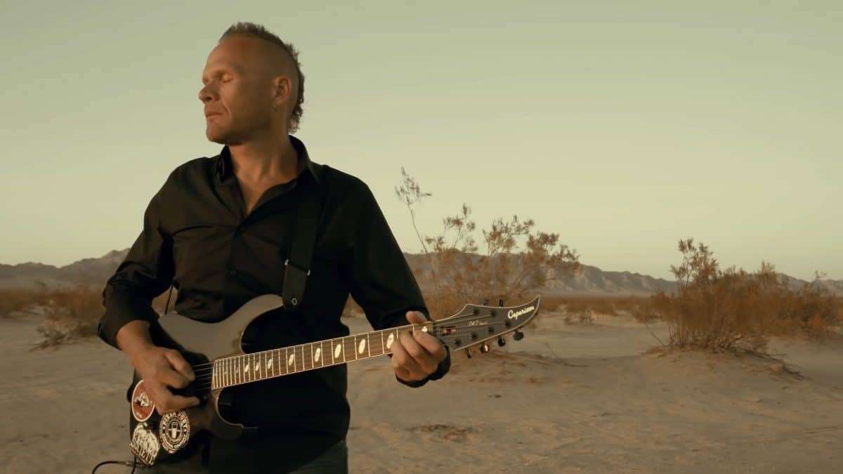 Adam D. de Killswitch Engage parle de la difficulté de faire la première partie de Iron Maiden : « Nous avons joué devant des visages sans émotion »