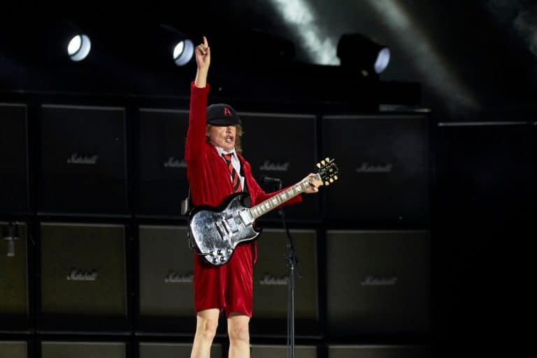 Angus Young de AC/DC sur les débuts du groupe : “Il y avait très peu de bon Rock solide qui plaisait à la jeunesse de l’époque”