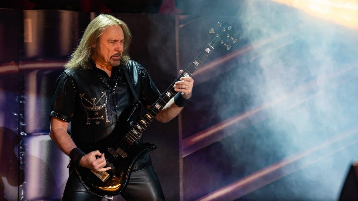 Ian Hill révèle que Judas Priest enregistre la plupart de ses concerts, et que cela pourrait déboucher un jour sur un album live
