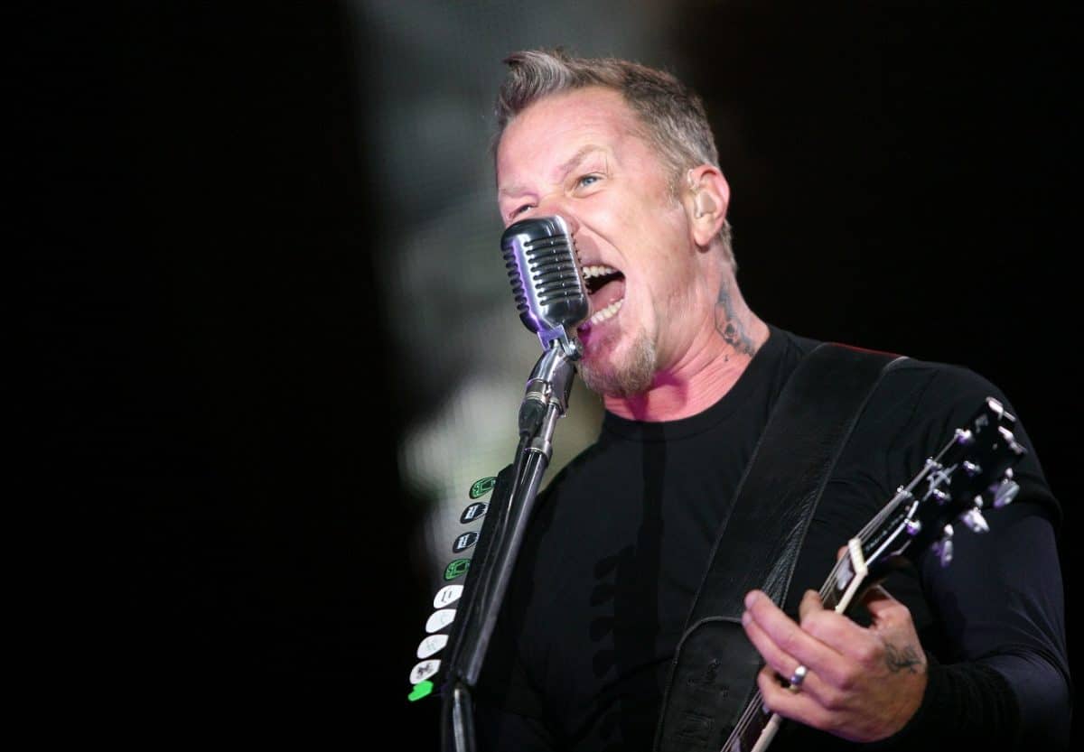 James Hetfield parle du retour aux sources de Metallica sur Death Magnetic : « Il est impossible de retrouver complètement son innocence ou sa virginité »