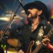 8 musiciens qui se sont fait virer de leur groupe… avant de connaître un immense succès
