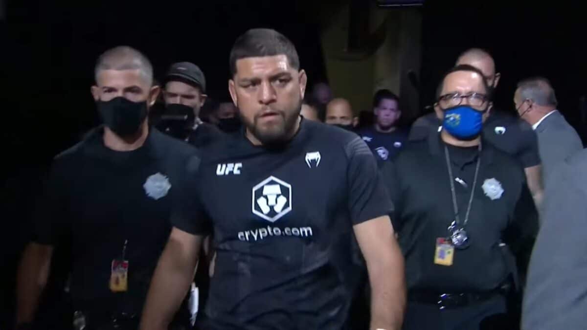 Deftones : La légende de l&rsquo;UFC Nick Diaz fait son entrée sur le titre Ceremony pour son premier combat en six ans