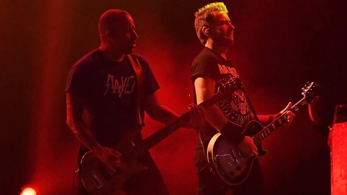 “Quand les gens ont commencé à s’en prendre à nous, ça a fait mal” ; Mike Kroeger, de Nickelback, s’exprime sur les perceptions du groupe et sur le documentaire Hate To Love